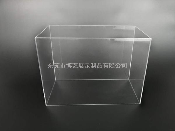 一個亞克力魚缸它比普通玻璃魚缸有著什么樣的優勢呢？